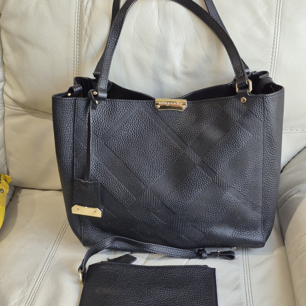 Black Textured Handbag with Pouch
